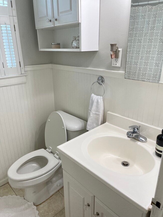 Building Photo - 536 Wakefield Dr