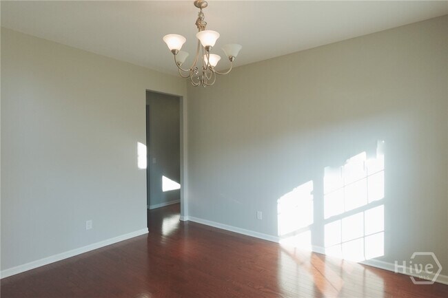 Building Photo - 25 Litchfield Dr