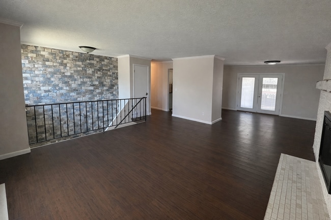 Building Photo - 1001 E 300 S