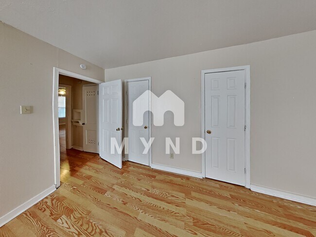 Building Photo - 211 Kerby St