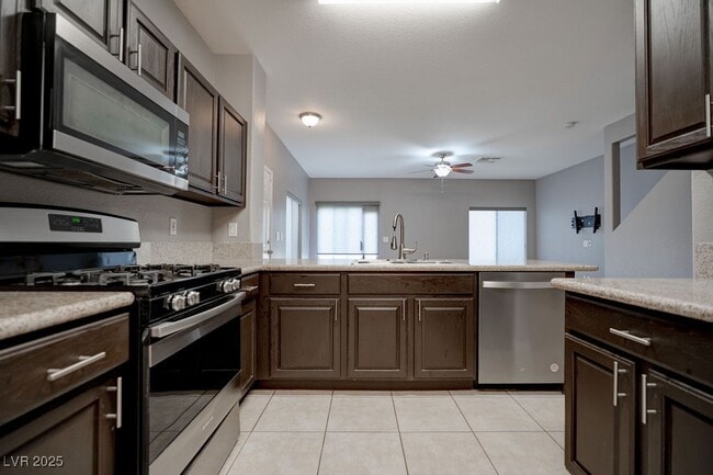 Building Photo - 2586 Land Rush Dr