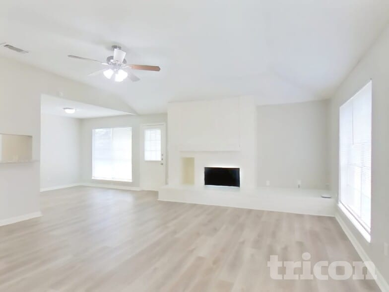 Building Photo - 6826 Blue Ridge Dr