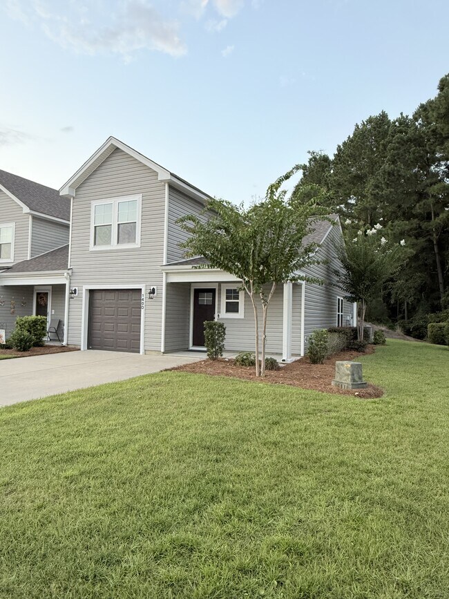 Building Photo - 140 Machrie Loop
