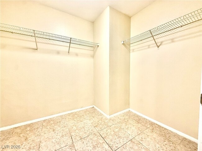 Building Photo - 10256 Missouri Meadows St