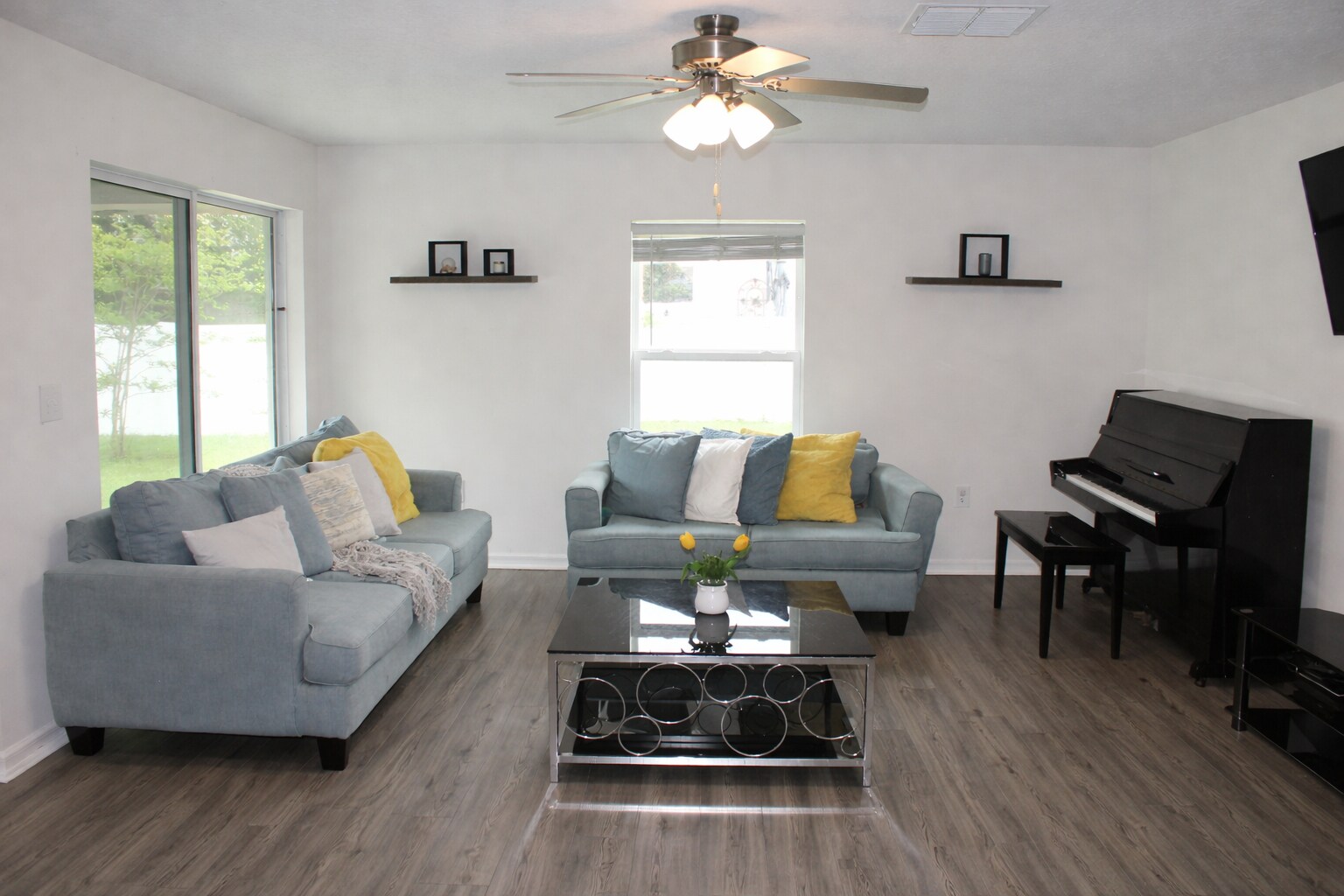 Building Photo - 72 Brewster Ln