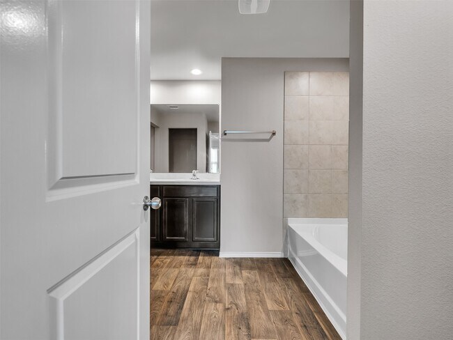 Building Photo - 2402 Ormes Forest Ln