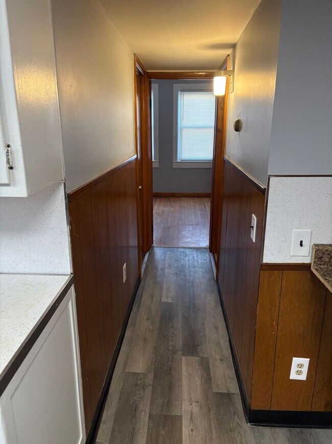 Building Photo - 26 James St