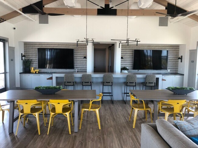 Building Photo - BEAUTIFUL FOLSOM HOME IN GATED COMMUNITY!!