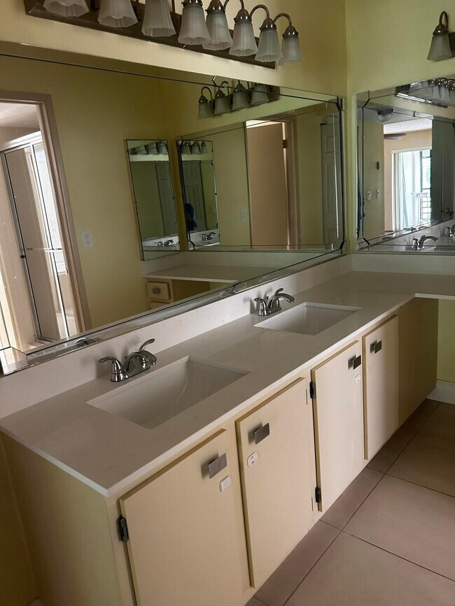 Building Photo - 5701 Camino Del Sol