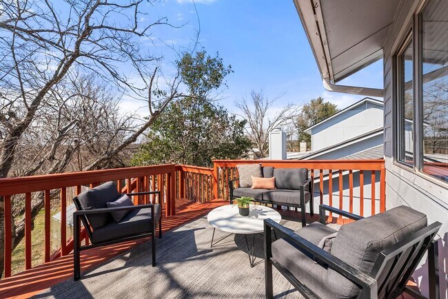 Building Photo - 8303 Wexford Dr