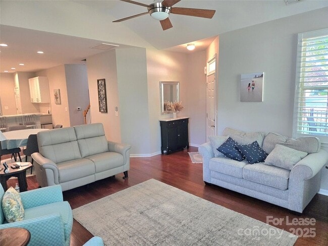 Building Photo - 809 Ledgestone Ct