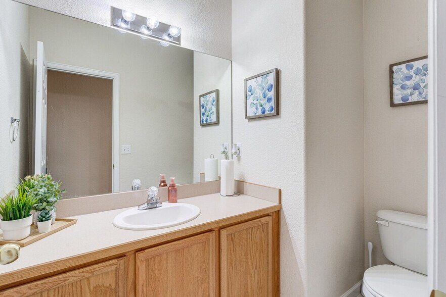 Building Photo - 15555 E 40th Ave