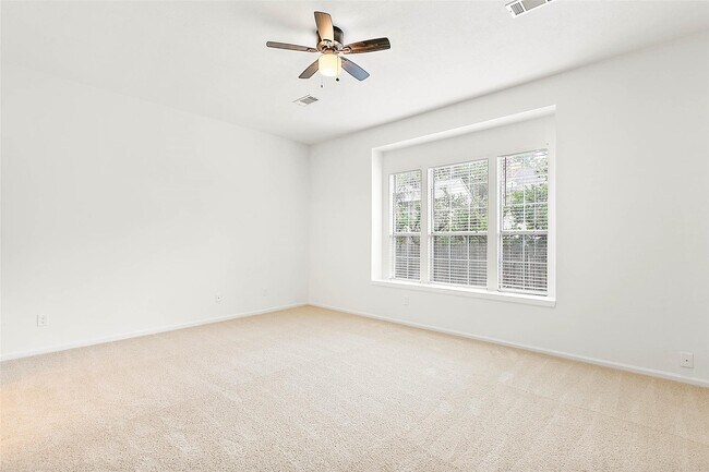Building Photo - 8 Greentwig Pl