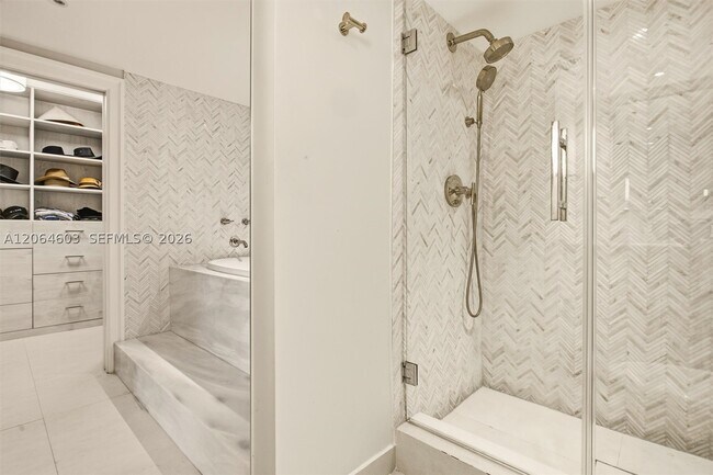 Building Photo - 5600 Collins Ave