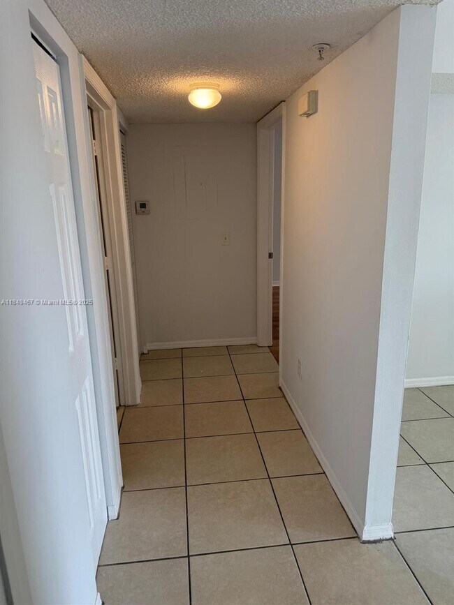 Building Photo - 165 NW 96th Terrace