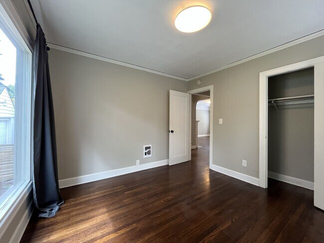 Building Photo - Stunning Rose City Park 5BD 2BA Home with Gas Fireplace Updated Finishes, Air Conditioning & Laun...