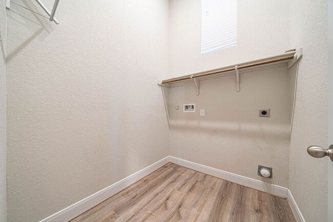 Building Photo - 830 Rench