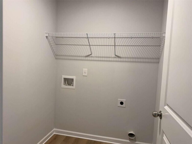 Building Photo - 111 Woodside Ct