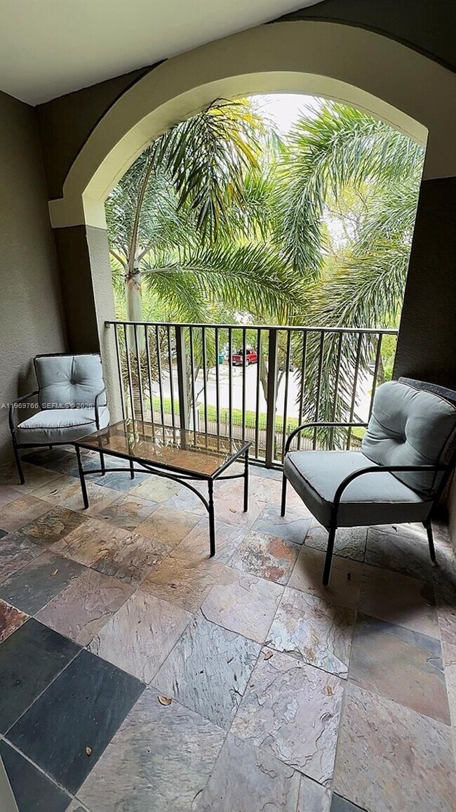 Building Photo - 6831 SW 44th St