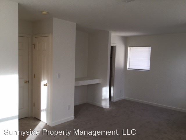 Building Photo - 3 br, 3.5 bath House - 4692 17th Street