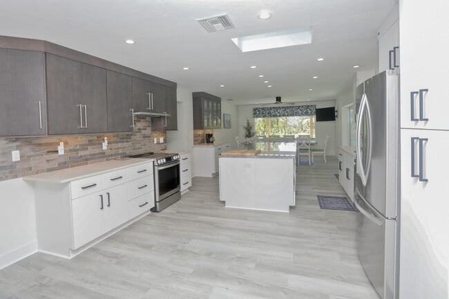 Building Photo - 8560 Heron Lagoon Cir