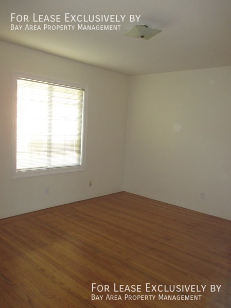 Building Photo - Charming 2 BR/1BA + office SFH with detach...