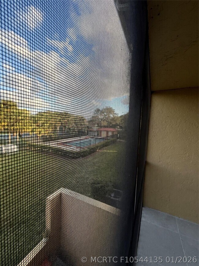 Building Photo - 2075 Coral Ridge Dr