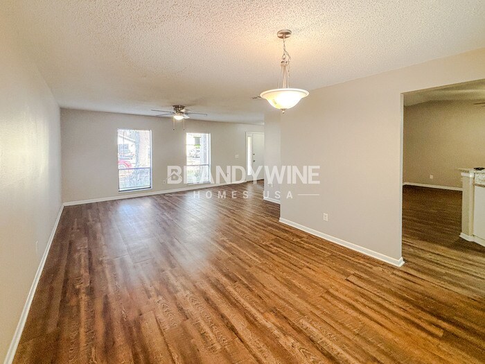 Building Photo - 734 Sandy Creek Dr