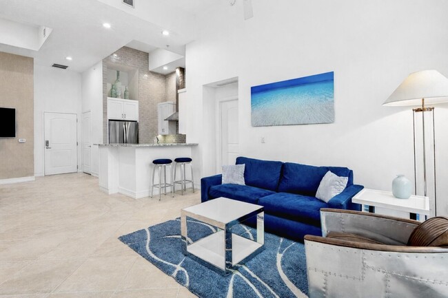 Building Photo - 701 S Olive Ave