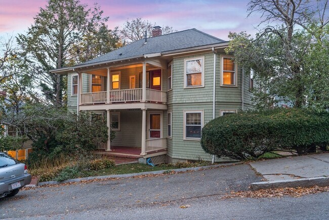 Building Photo - 14 Hood St