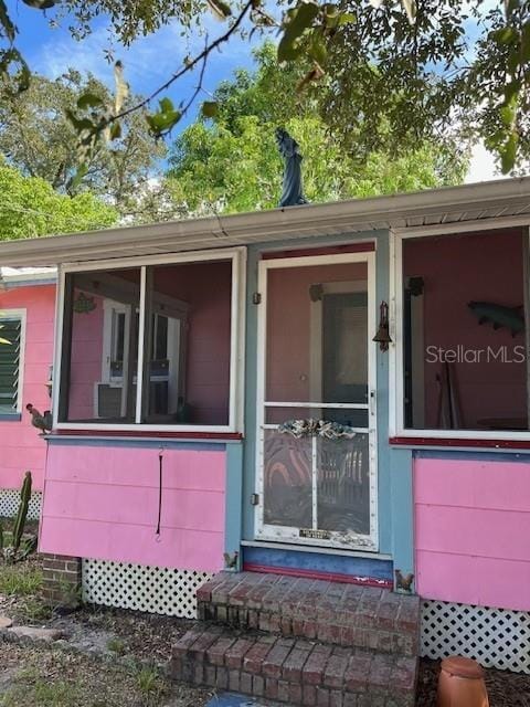 Building Photo - 535 Wilkie St