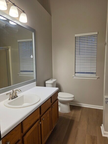 Building Photo - 140 Halo Trce