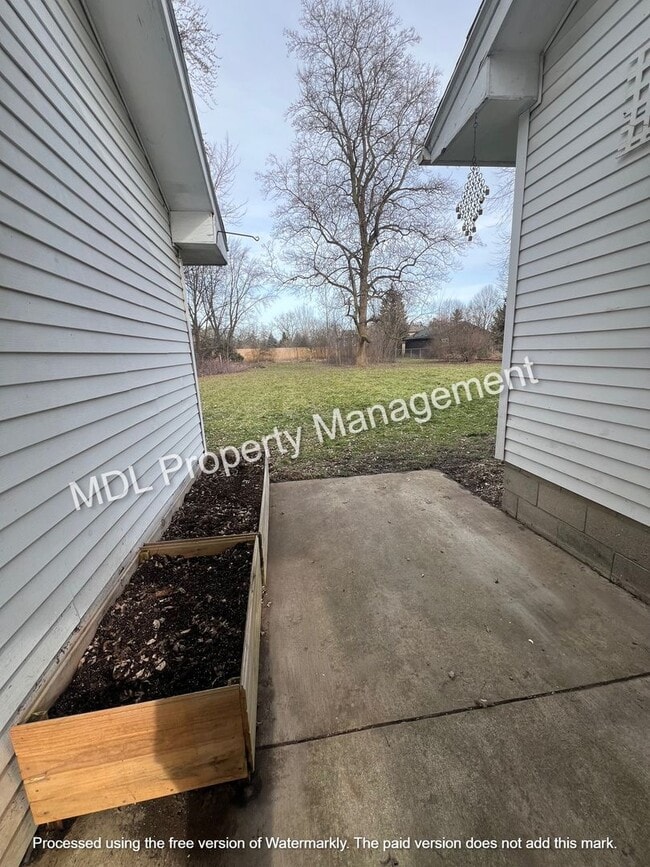 Building Photo - Available NOW! 3 bed 1 bath single family ...