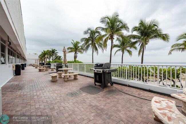 Building Photo - 1370 S Ocean Blvd