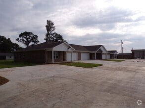 Building Photo - Shady Oak Apartments, Lowe Drive, Enterpri...