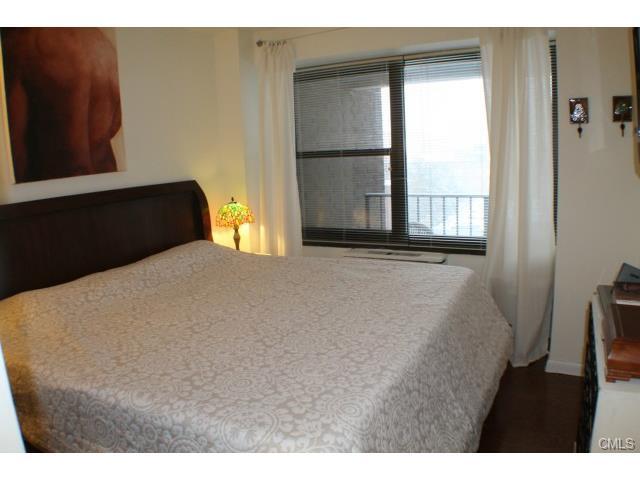 Bedroom with king - 44 Strawberry Hill Ave