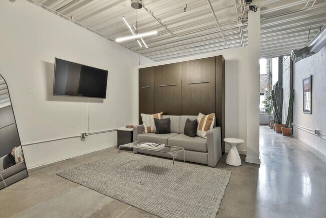 Building Photo - 675 Greenwood Ave NE