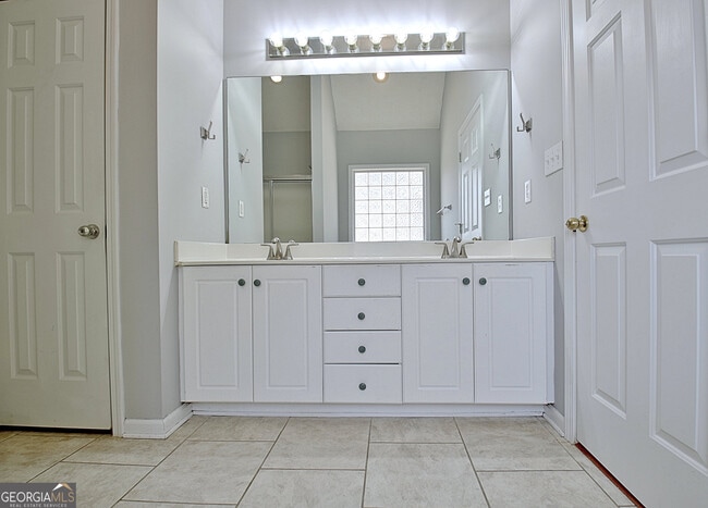 Building Photo - 170 Hidden Brook Trail