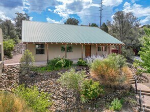 Building Photo - 2 Bedroom plus Office in Main House & Stud...