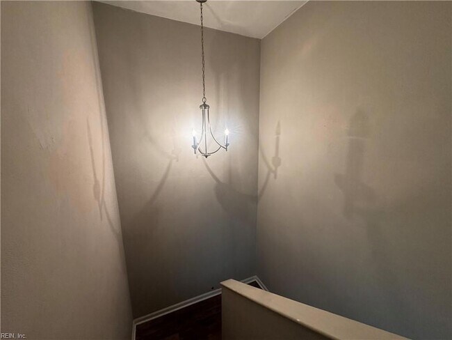 Building Photo - 1314 Summit Ave