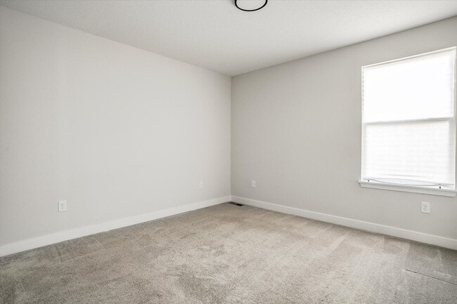 Building Photo - 3744 SW Maryville Pl