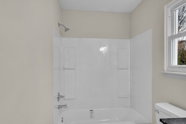 Building Photo - 213 Rebecca Pines Dr