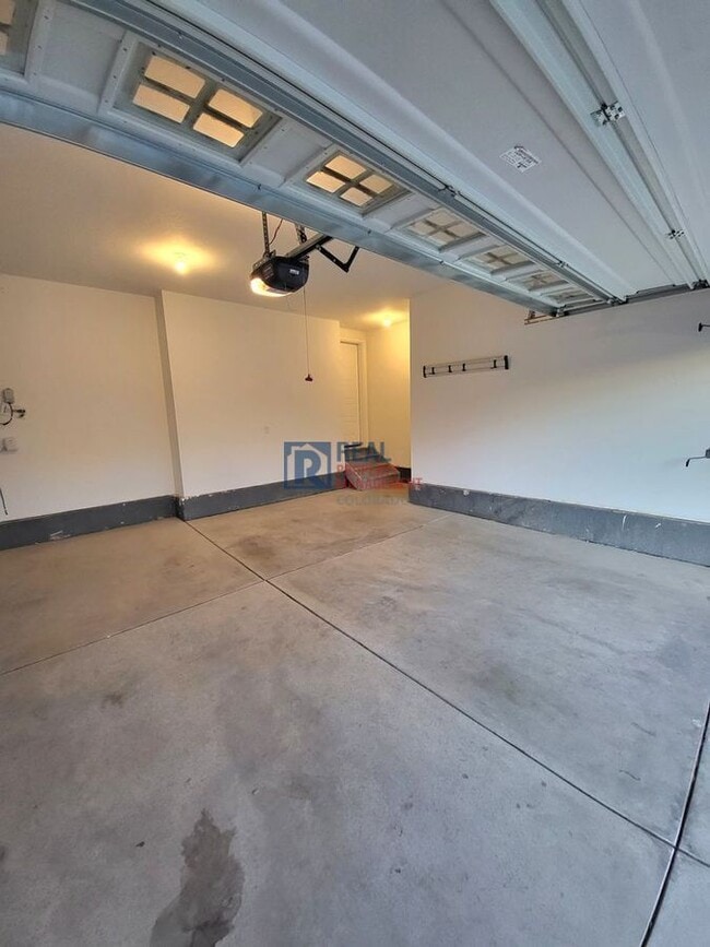 Building Photo - 14381 Mosaic Ave