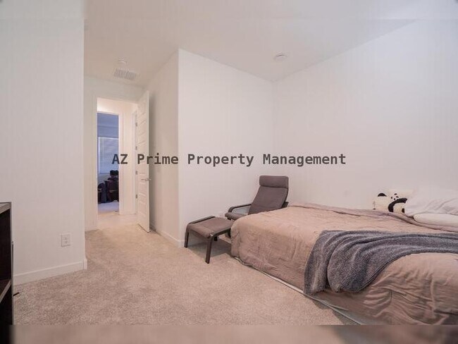 Building Photo - 4607 S 111th Dr