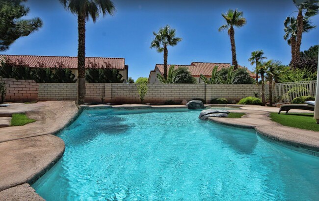 Large Dream Pool - 2312 Glenbrook Way