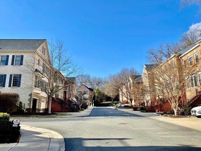 Building Photo - 1030 Grand Oak Way