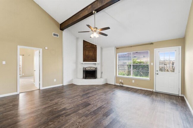 Building Photo - 2611 Quarry Hill Rd