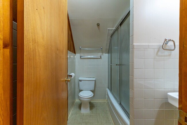 Building Photo - Mill St