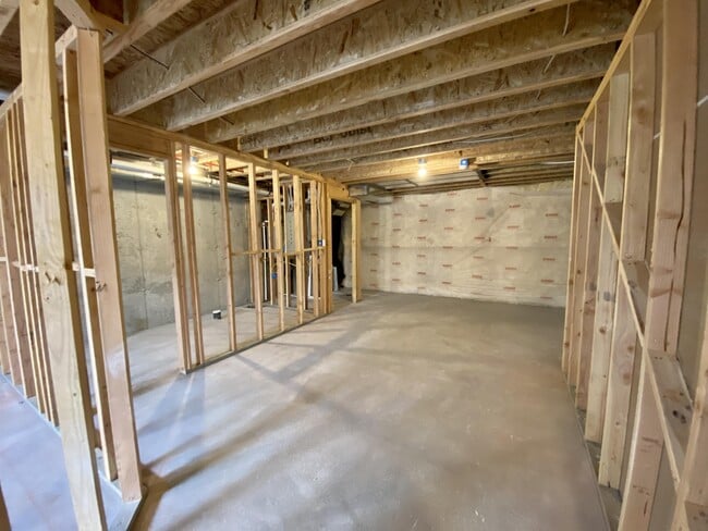 Building Photo - 13926 S Champlin Peak Dr