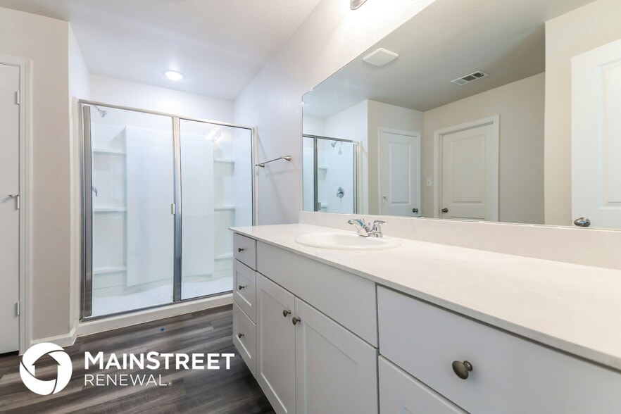 Building Photo - 6310 Tropicana Way